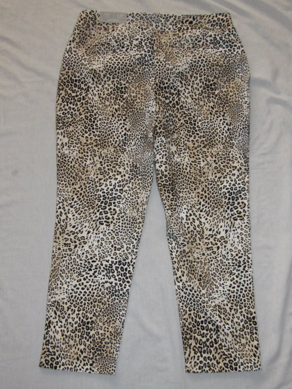 NWT Chicos So Slimming Brigitte Slim Leg Pants Size 2.5P US 14P Leopard Animal - Picture 3 of 4